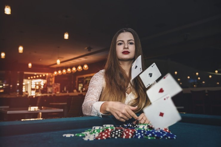 Dealer casino live berinteraksi bersama pemain ch3coona di Bandung