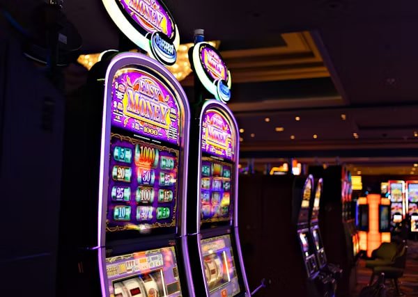 Pengguna menikmati hiburan sports dan kasino online dengan akun terdaftar di ch3coona